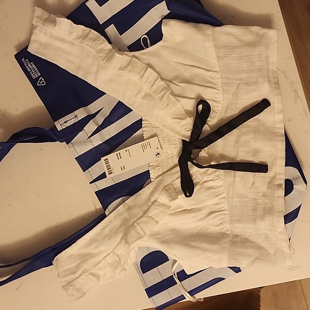 Kimchi Blue Crop Top - Urban Outfitters- NWT- Medium